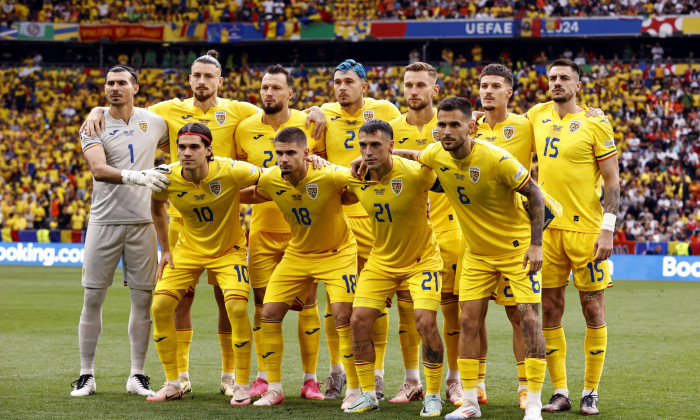 MUNICH - Back row (l-r) Romania goalkeeper Florin Nita, Radu Dragusin of Romania, Vasile Mogos of Romania, Andrei Raiu of Romania, Denis Dragus of Romania, Dennis Man of Romania, Andrei Burca of Romania. Front row (l-r) Ianis Hagi of Romania, Razvan Marin