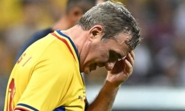 Gheorghe Hagi reactioneaza in meciul amical de fotbal dintre Romania Generatia de Aur si Legendele Lumii, desfasurat pe