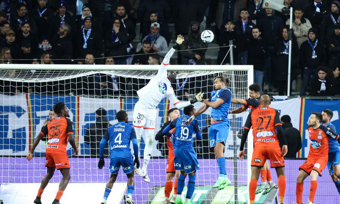 Grenoble Foot 38 v Stade Lavallois MFC - Ligue 2 BKT