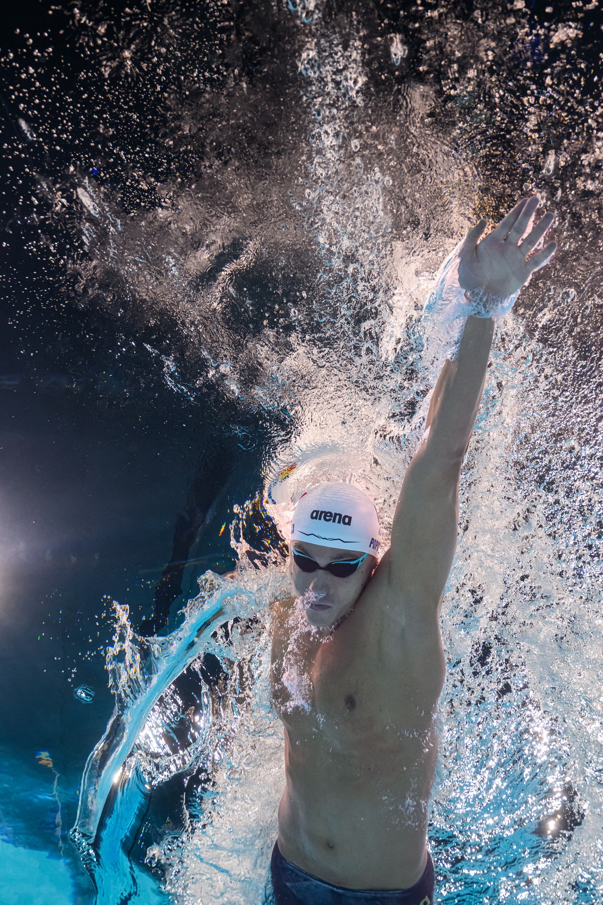 David Popovici, campion olimpic și cu lacrimi în ochi: ”Sunt un băiat obișnuit, care înoată repede”