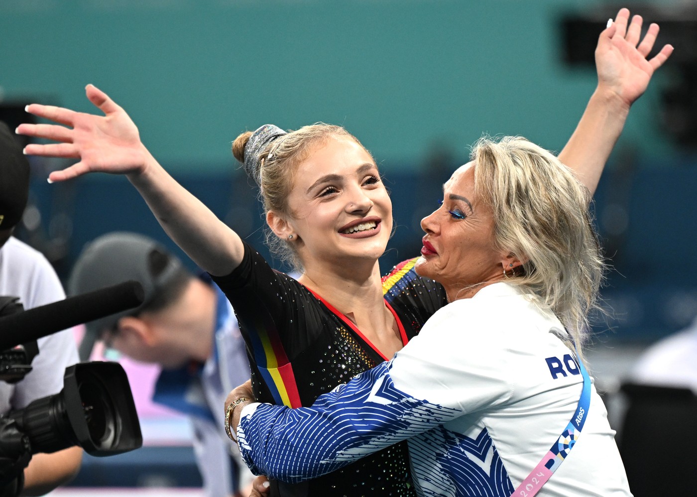 Talismanul gimnastelor României la JO! Sabrina Voinea exultă după spectacolul de pe ”Bercy Arena”