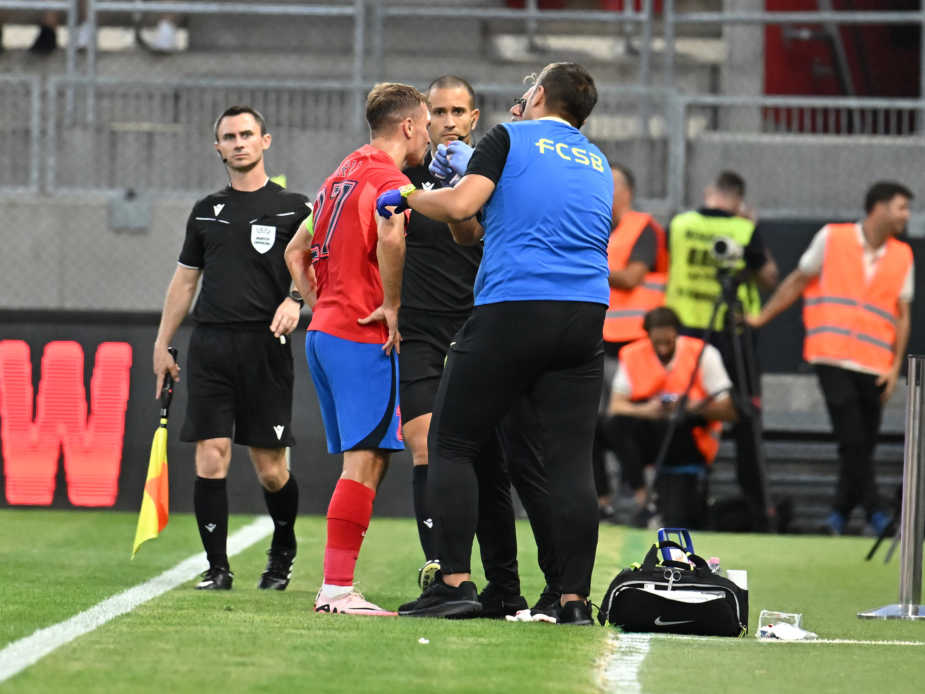 Horror! Darius Olaru a fost umplut de sânge în meciul cu Maccabi