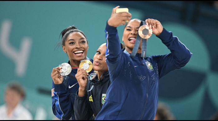 Simone Biles, stânga, Rebeca Andrade, mijloc și Jordan Chiles  / Foto: Profimedia