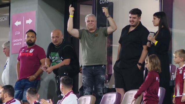 Gestul făcut de Marius Șumudică, după ce fanii Rapidului i-au strigat numele în Giulești! S-a auzit și ”demisia”