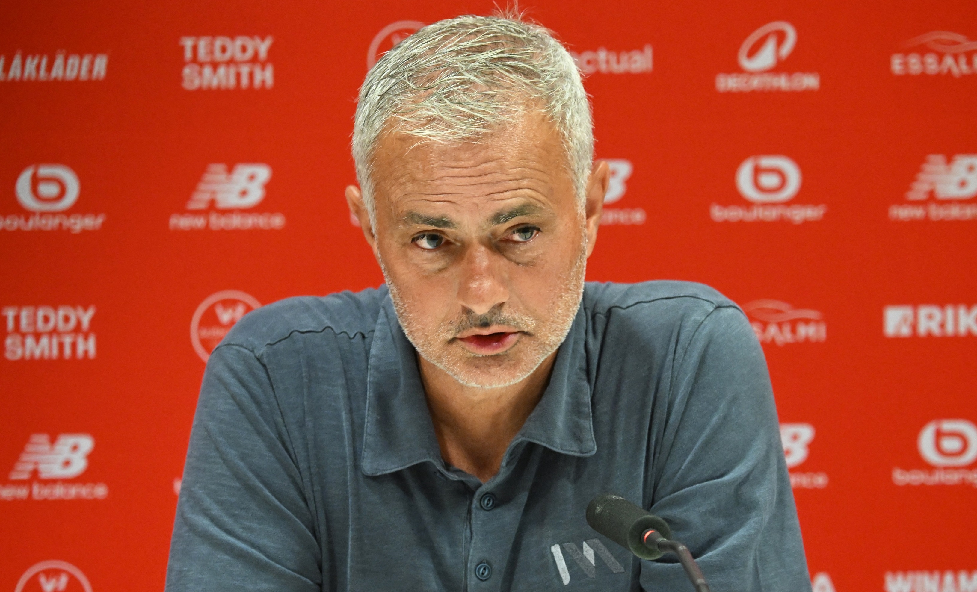 Decizia luată de Jose Mourinho la conferință, după ce Istvan Kovacs i-a dat galben încă din minutul 10