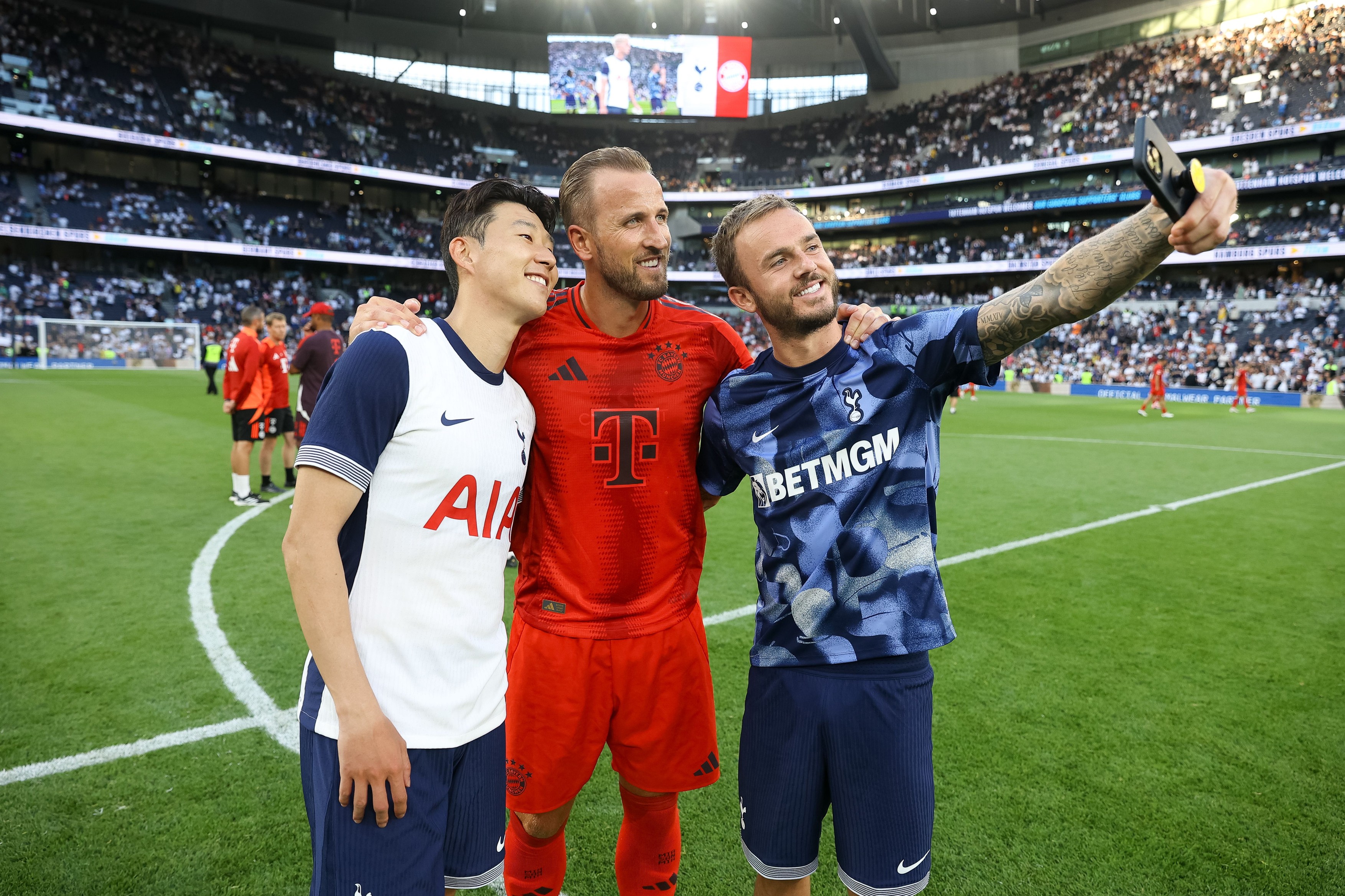 Gestul făcut de Harry Kane la revenirea pe stadionul lui Tottenham