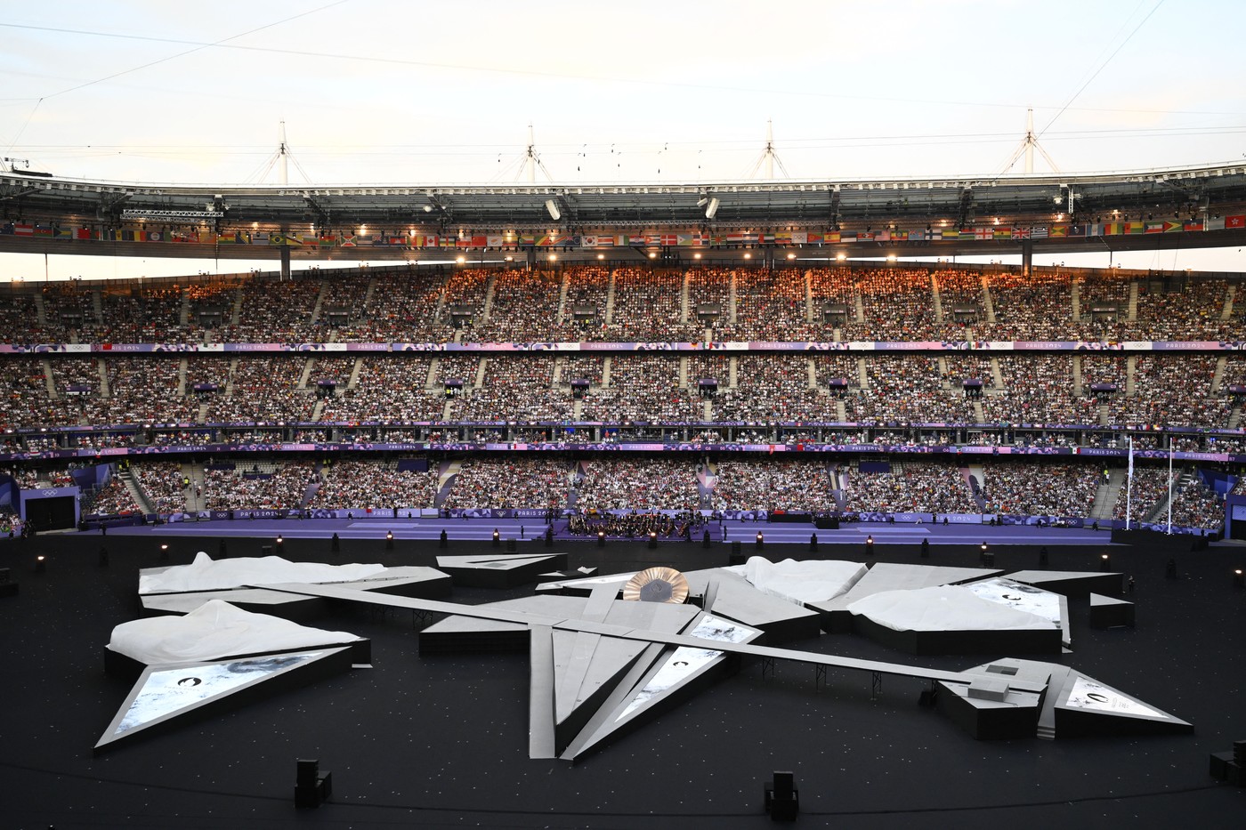 Ceremonia de închidere a Jocurilor Olimpice de la Paris! Show pe Stade de France: Mihaela Cambei, portdrapelul României