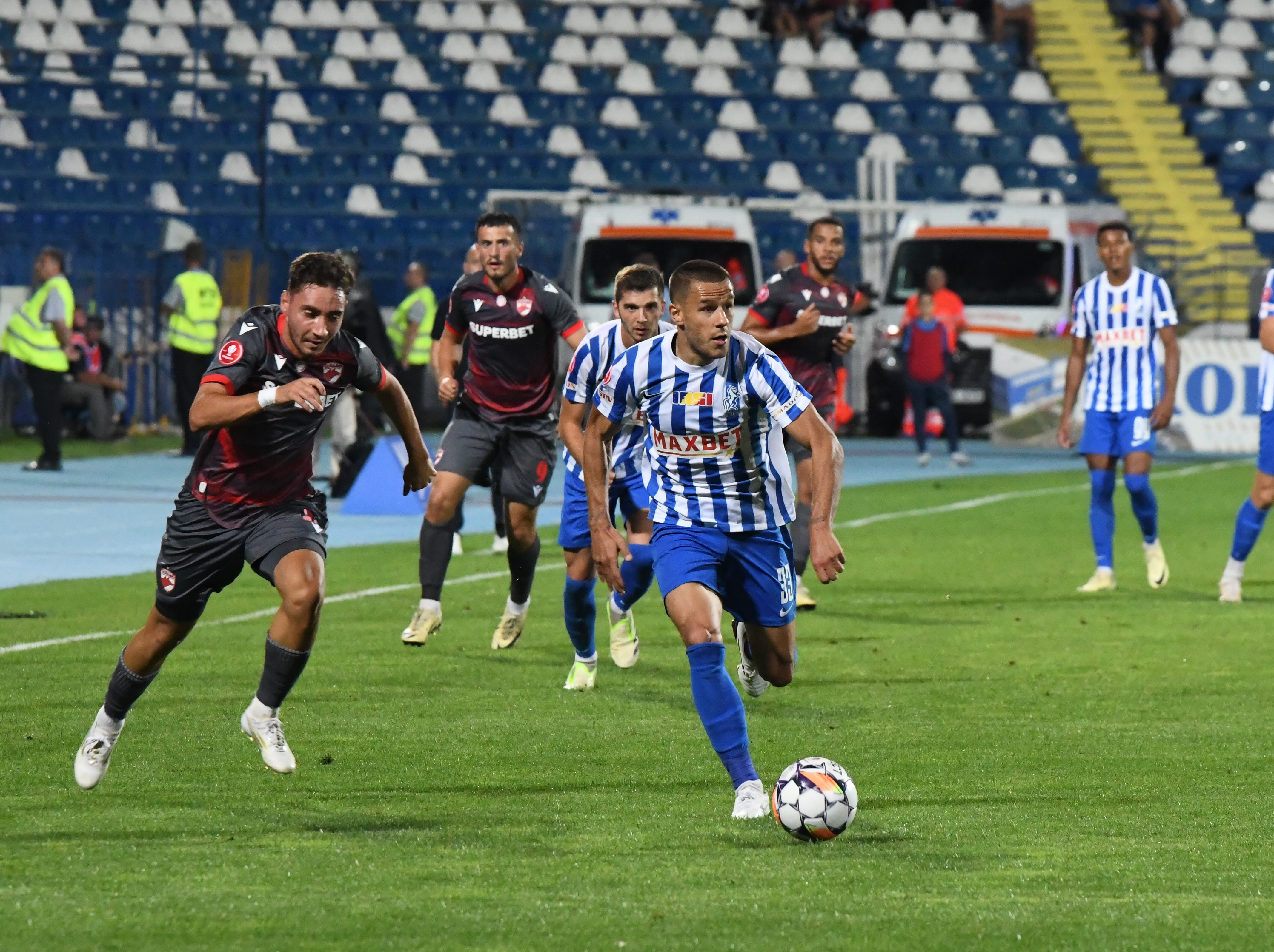 Poli Iași - Dinamo 2-2, ACUM pe DGS 1. GOOOL! ”Câinii” egalează cu noroc