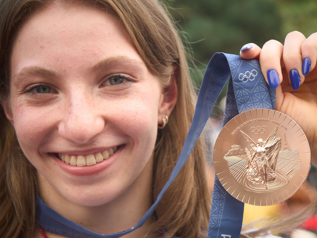 Dinamo a ”furat-o” pe Ana Maria Bărbosu de la Steaua, deși sportiva avea promis un salariu de fotbalist