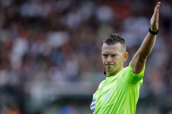 Nijmegen, Netherlands. 10th Aug, 2024. NIJMEGEN, NETHERLANDS - AUGUST 10: Referee Allard Lindhout reacts during the Dutch Eredivisie match between NEC Nijmegen and FC Twente at Goffertstadion on August 10, 2024 in Nijmegen, Netherlands. (Photo by Broer va