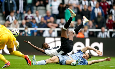 Newcastle United v Tottenham Hotspur - Premier League - St James' Park