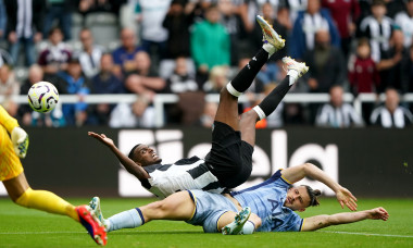 Newcastle United v Tottenham Hotspur - Premier League - St James' Park