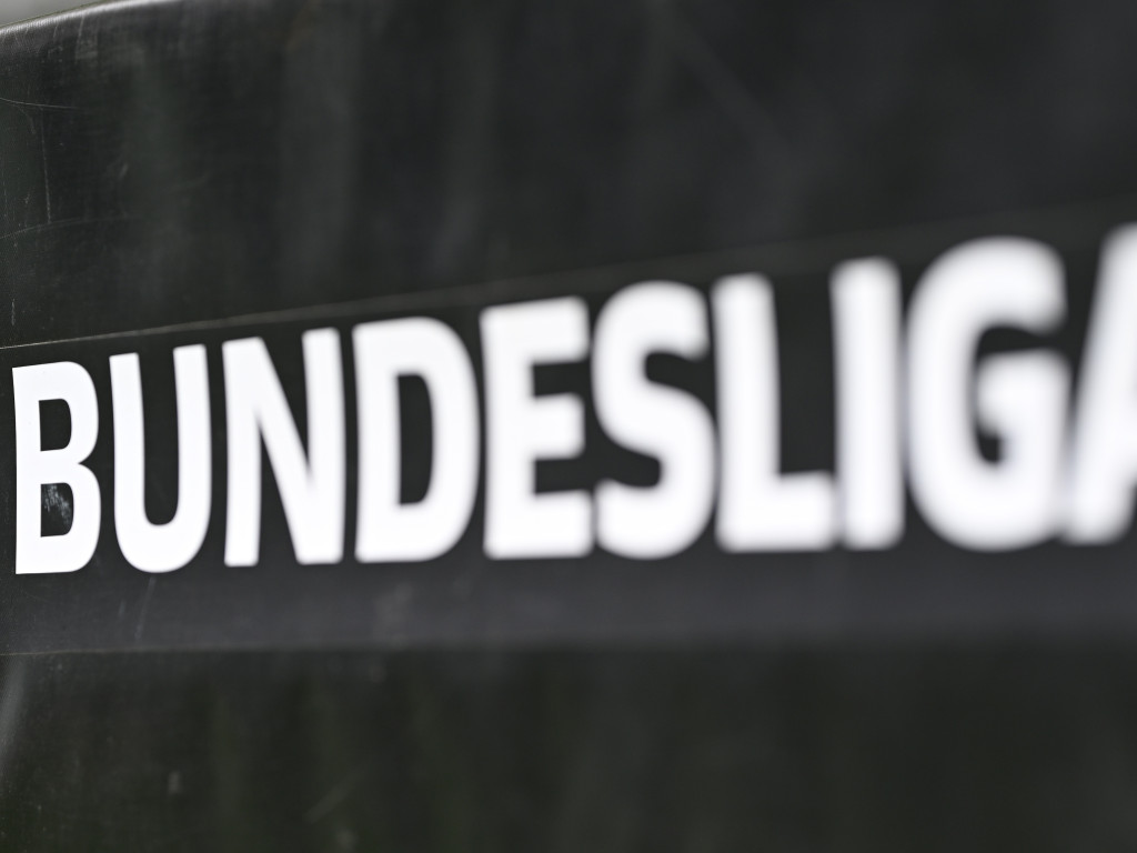 Monchengladbach - Bayern Munchen, 16:30 și Borussia Dortmund - Koln, 19:30, pe DGS 3. Se anunță spectacol