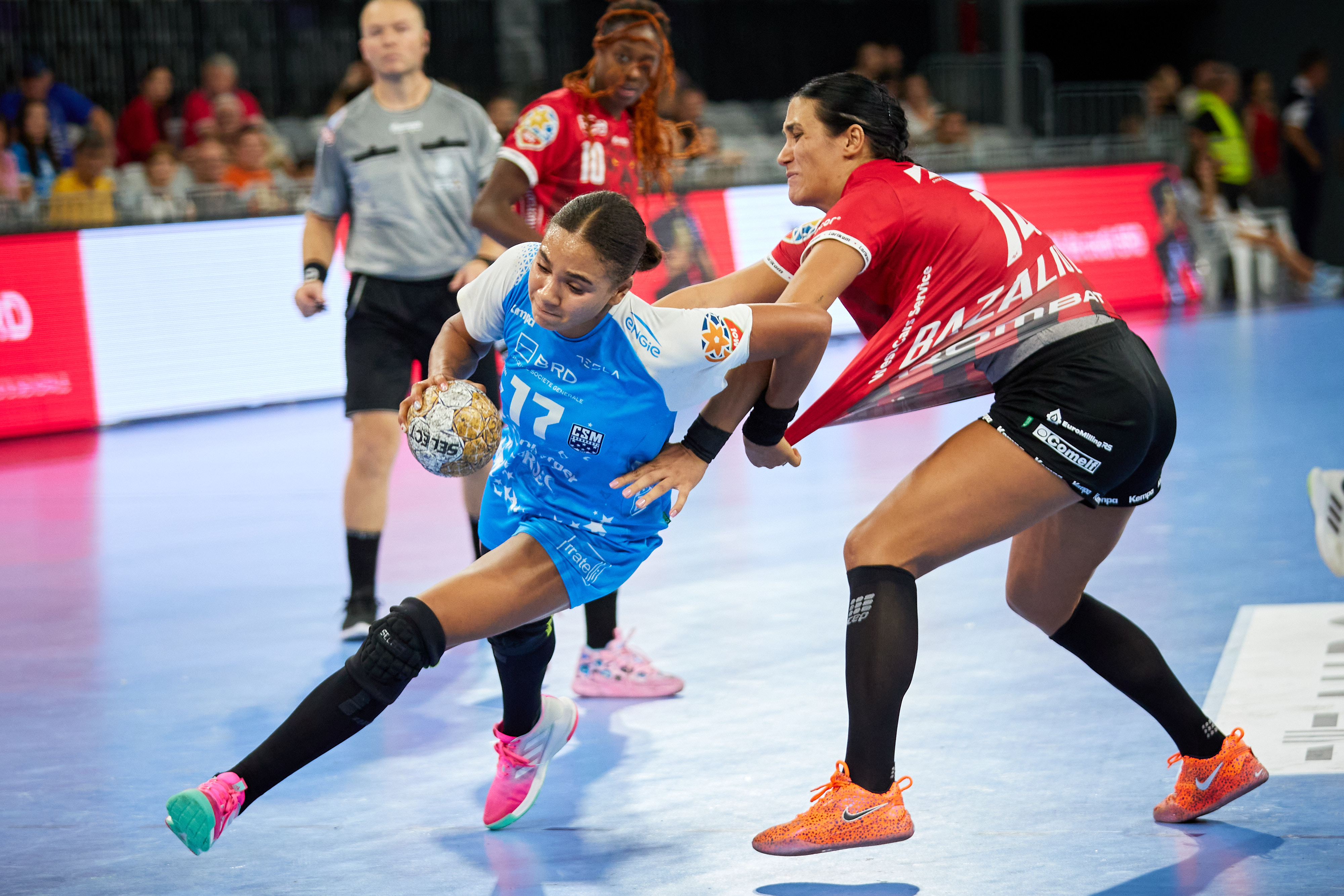 Gloria Bistrița - CSM București, 17:00 DGS 1. Start în Liga Campionilor la handbal feminin