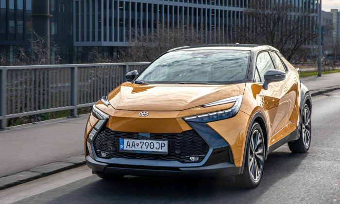 TOYOTA C-HR