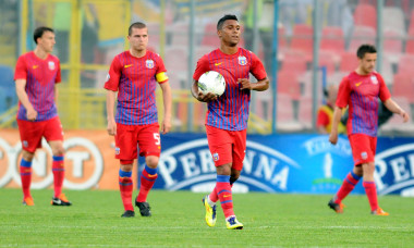 2.FOTBAL:STEAUA BUCURESTI-FC PETROLUL PLOIESTI 1-1,LIGA 1 (3.05.2012)