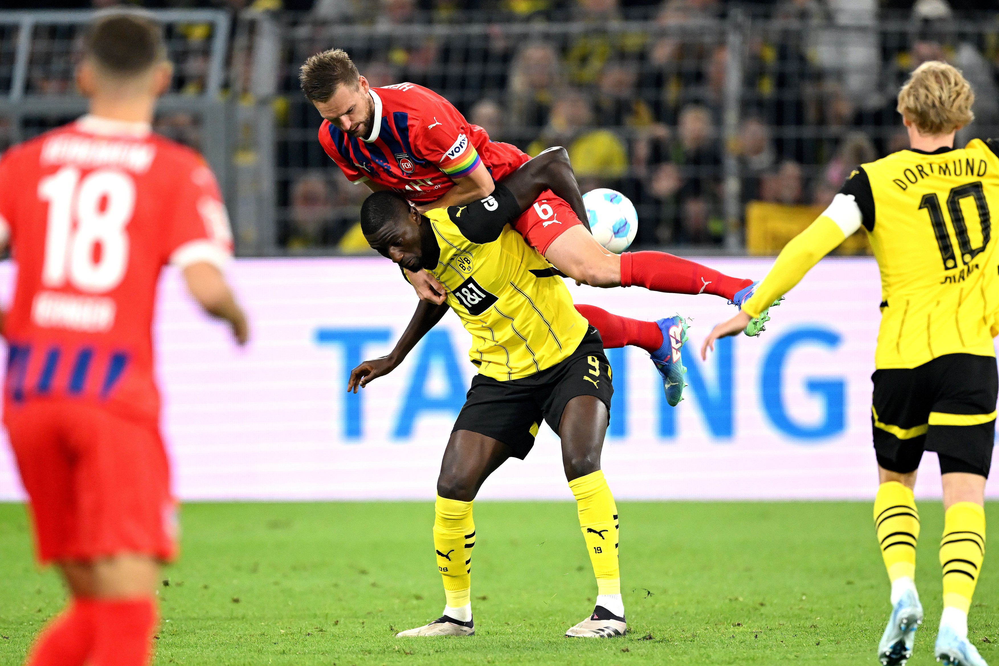 Borussia Dortmund - Heidenheim 4-2, ACUM pe Digi Sport 2. Meci nebun pe Signal Iduna Park