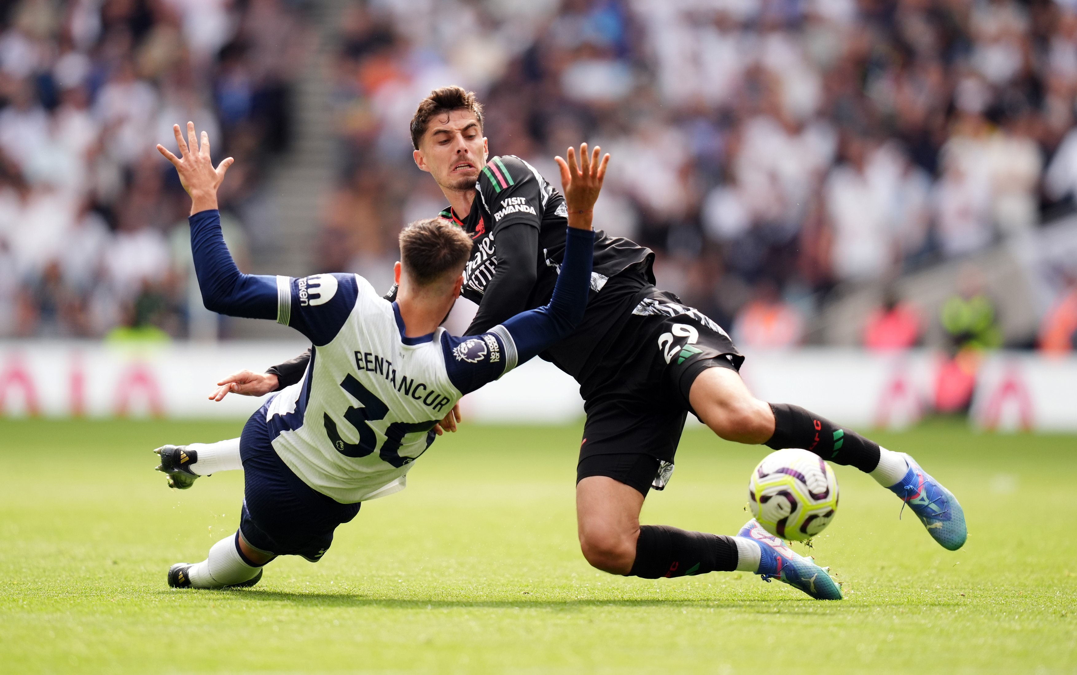 Tottenham - Arsenal 0-1, ACUM pe Digi Sport 1. Radu Drăgușin, înapoi pe banca de rezerve