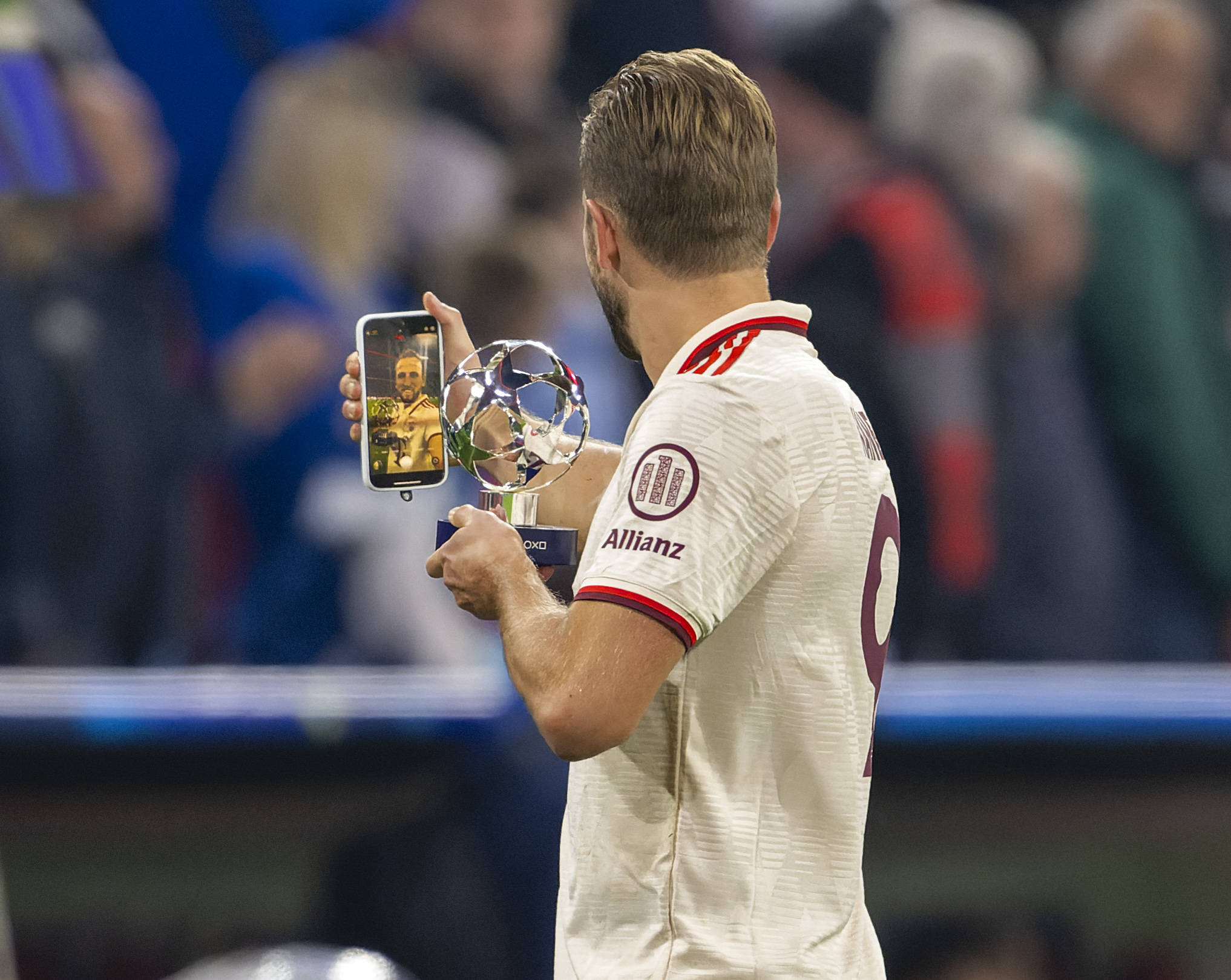 Harry Kane a marcat patru goluri într-un meci de Champions League, dar a fost ironizat la final