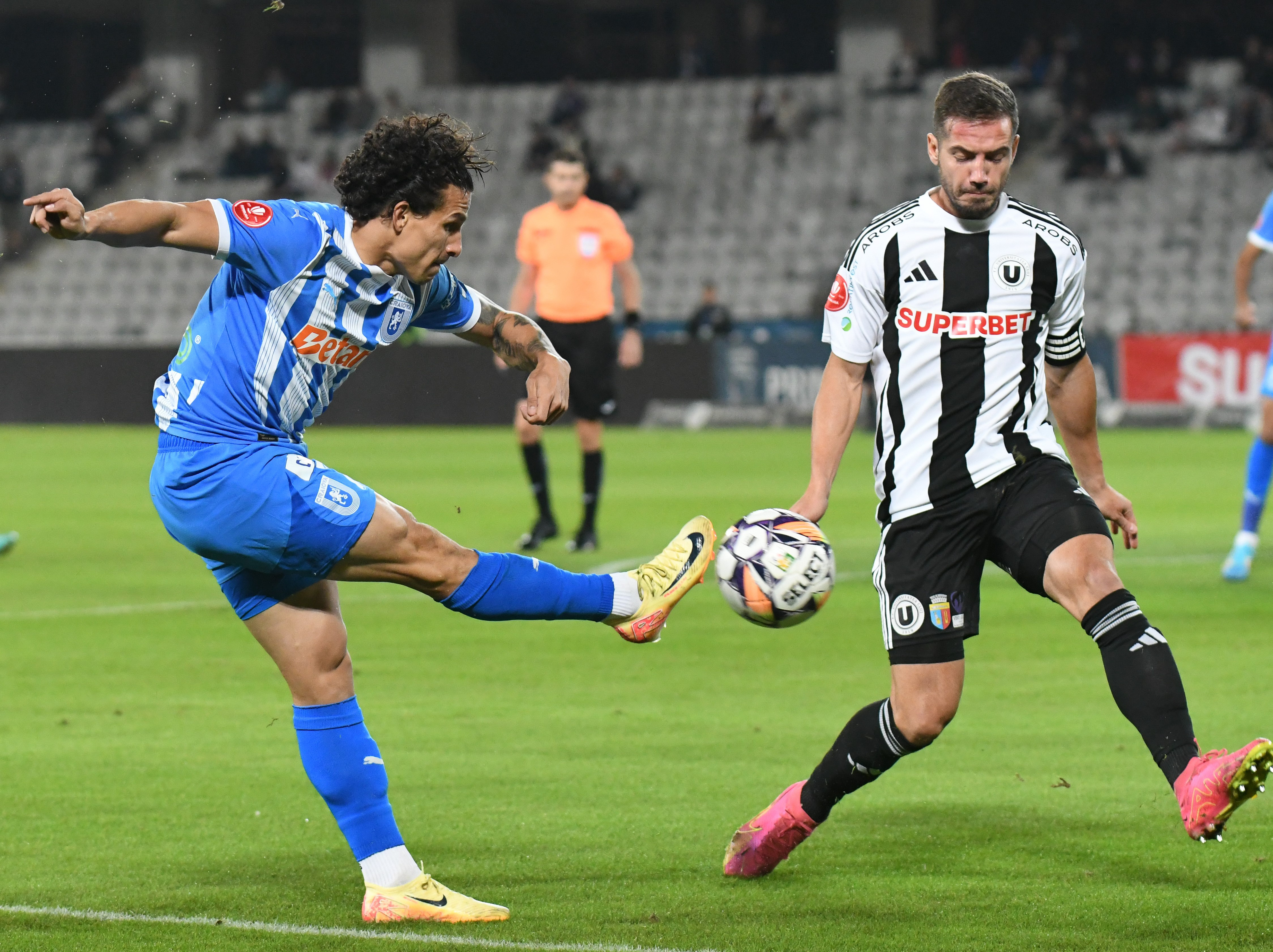 U Cluj - Universitatea Craiova 1-1. Remiză între Sabău și Gâlcă! ”Șepcile roșii” rămân neînvinse