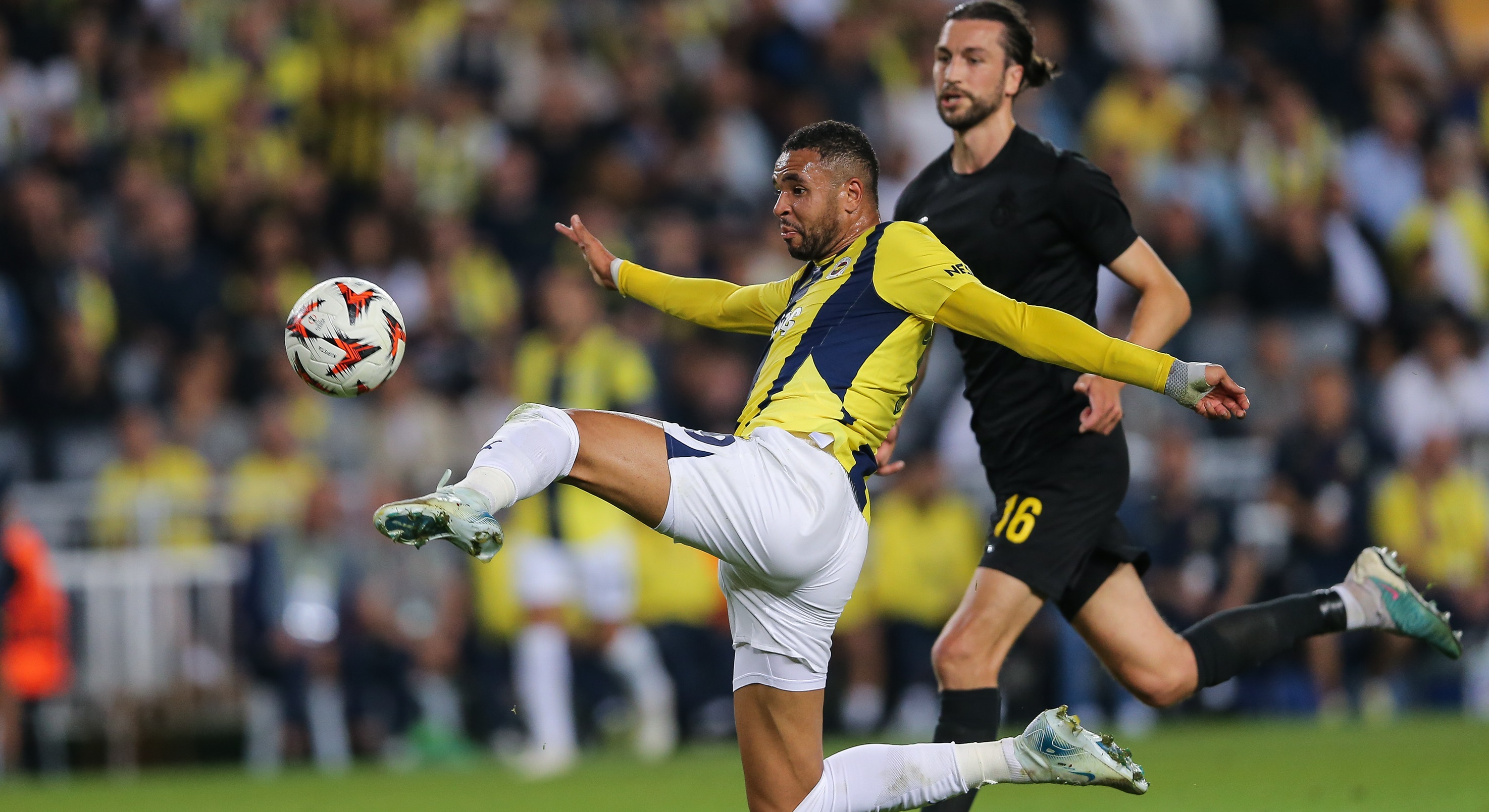 Fenerbahce - Union SG 2-1. Canarii galbeni se impun cu emoții