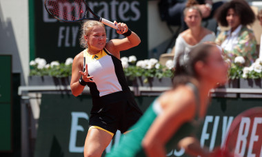 Roland Garros, Paris, France. 4th June, 2024. 2024 French Open Tennis tournament, Day 10; Diana Shnaider (RUS) and Emma Navarro (USA) in their match with Cristina Bucsa (ESP) and Monica Niculescu (ROU) Credit: Action Plus Sports/Alamy Live News