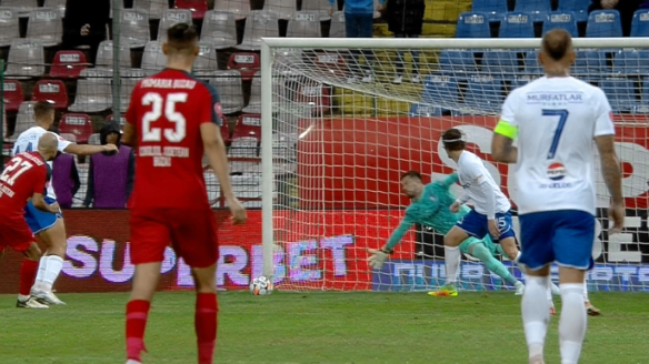 Gloria Buzău - Farul 1-0, ACUM pe DGS1. GOOOL! Gazdele dau lovitura