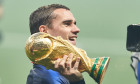 Moscow, Russia. 15th July 2018. Moscow, Russia. 15th July 2018. Antoine GRIEZMANN, FRA 7 with the Official FIFA World Cup Original Trophy, winner, victory, ceremony, FRANCE - CROATIA 4-1Football FIFA WORLD CUP 2018 RUSSIA, Final, Season 2018/2019, J