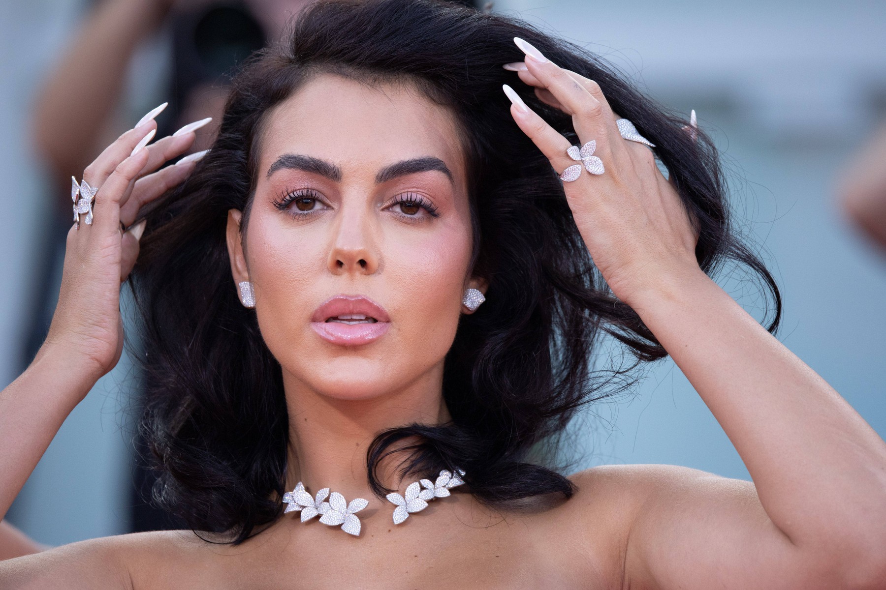 ”Schimbare radicală de look” pentru Georgina Rodriguez. Cum a apărut pe covorul roșu