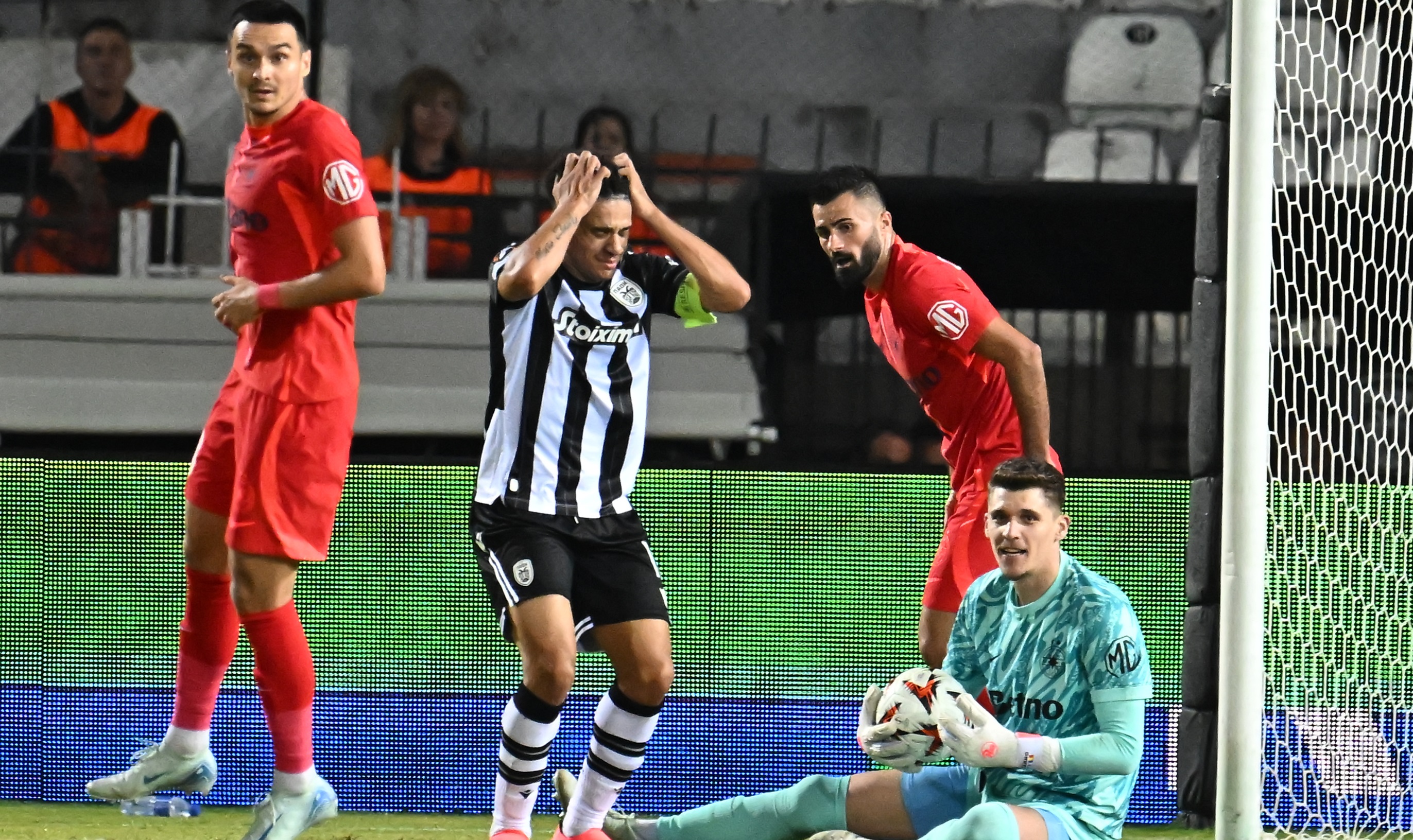 Parada miraculoasă reușită de Ștefan Târnovanu în PAOK - FCSB