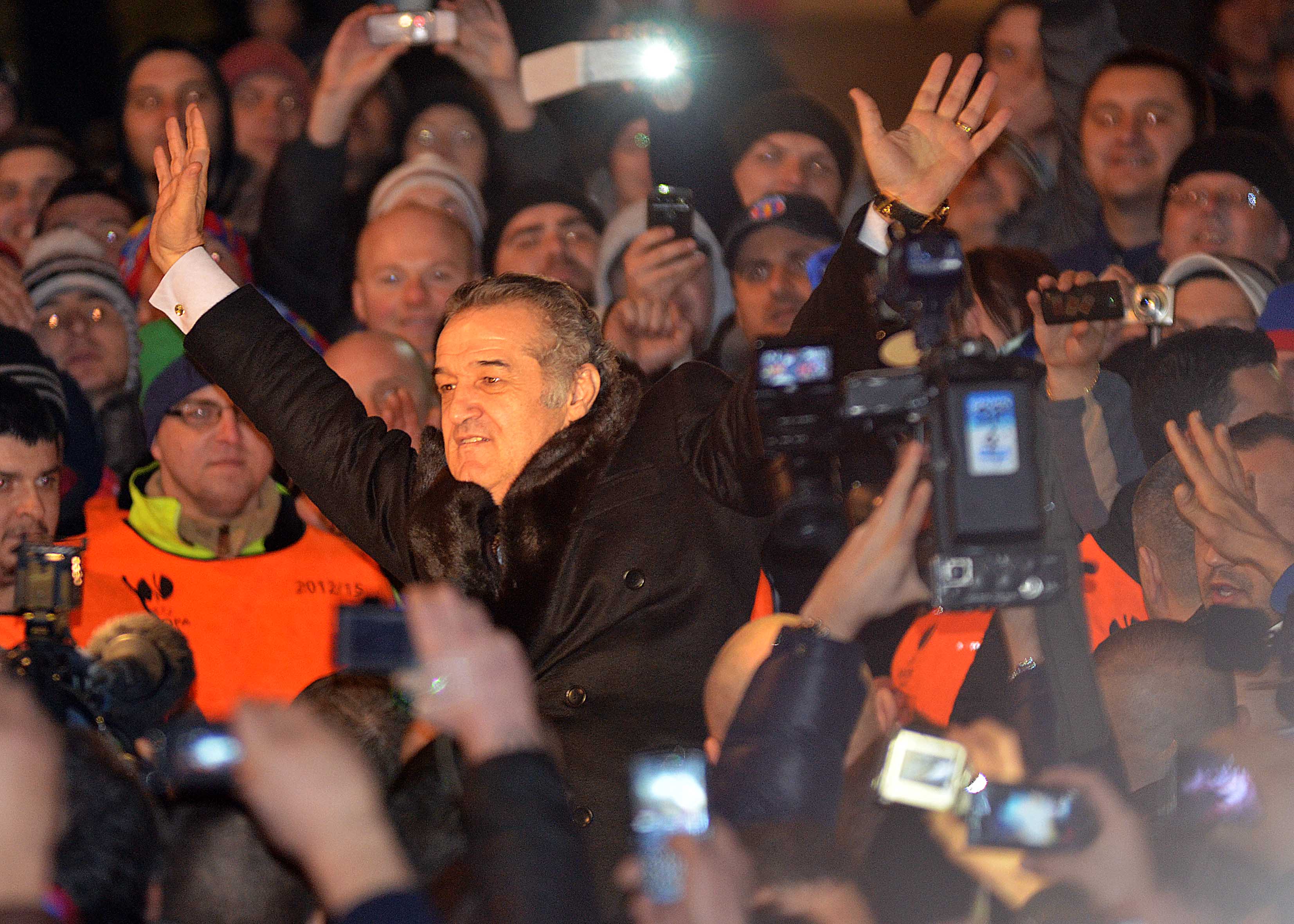 Altă dată era sus pe Maybach! Cum a plecat Gigi Becali de la stadion, după PAOK - FCSB 0-1