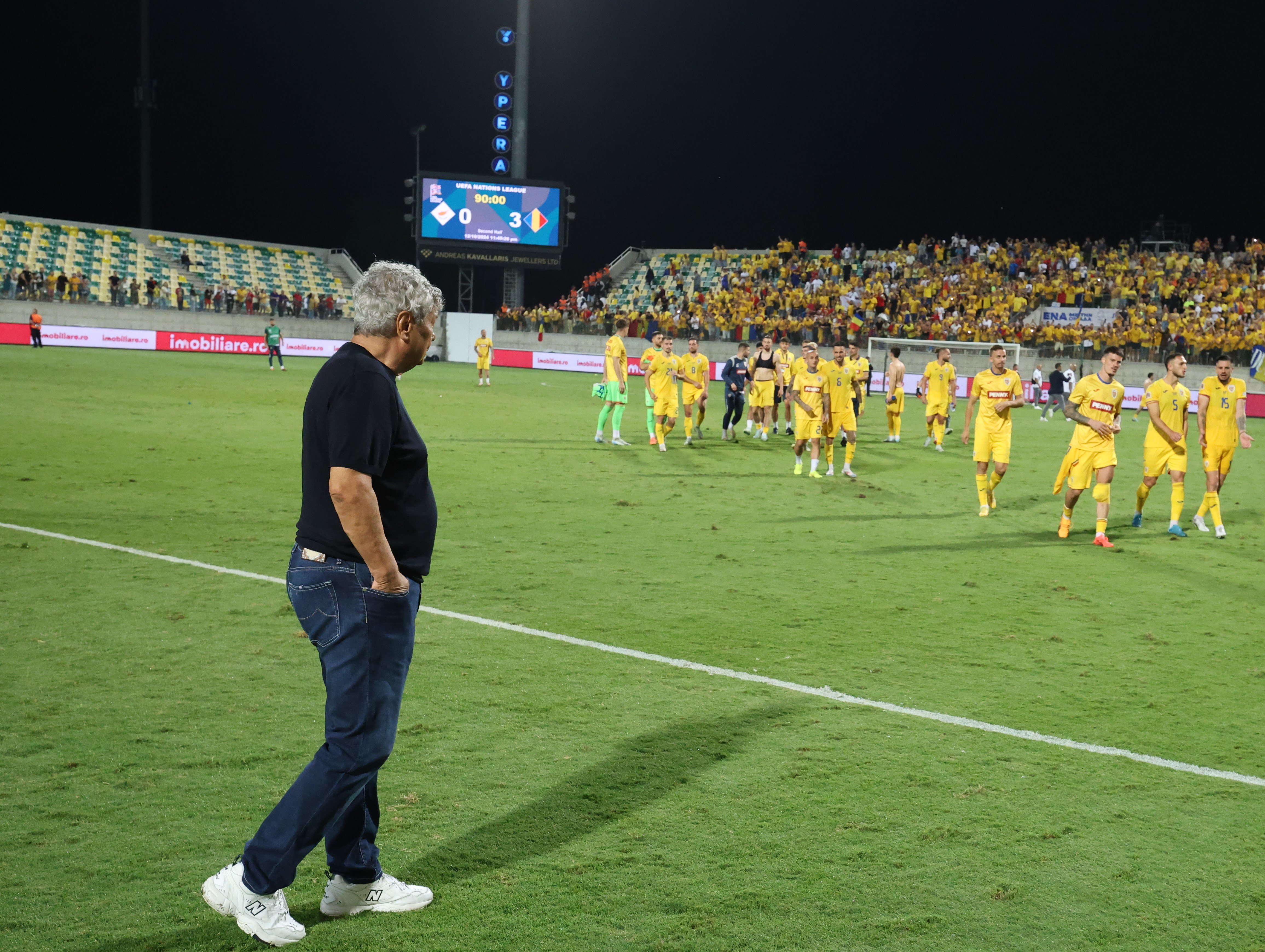 Mircea Lucescu i-a confirmat chiar pe teren! Prima schimbare care apare în echipa României la meciul cu Lituania