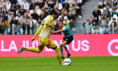 Dusan Vlahovic Juventus FC scores a penalty during Serie A 2024/25 match between Juventus FC and Cagliari Calcio at Alli