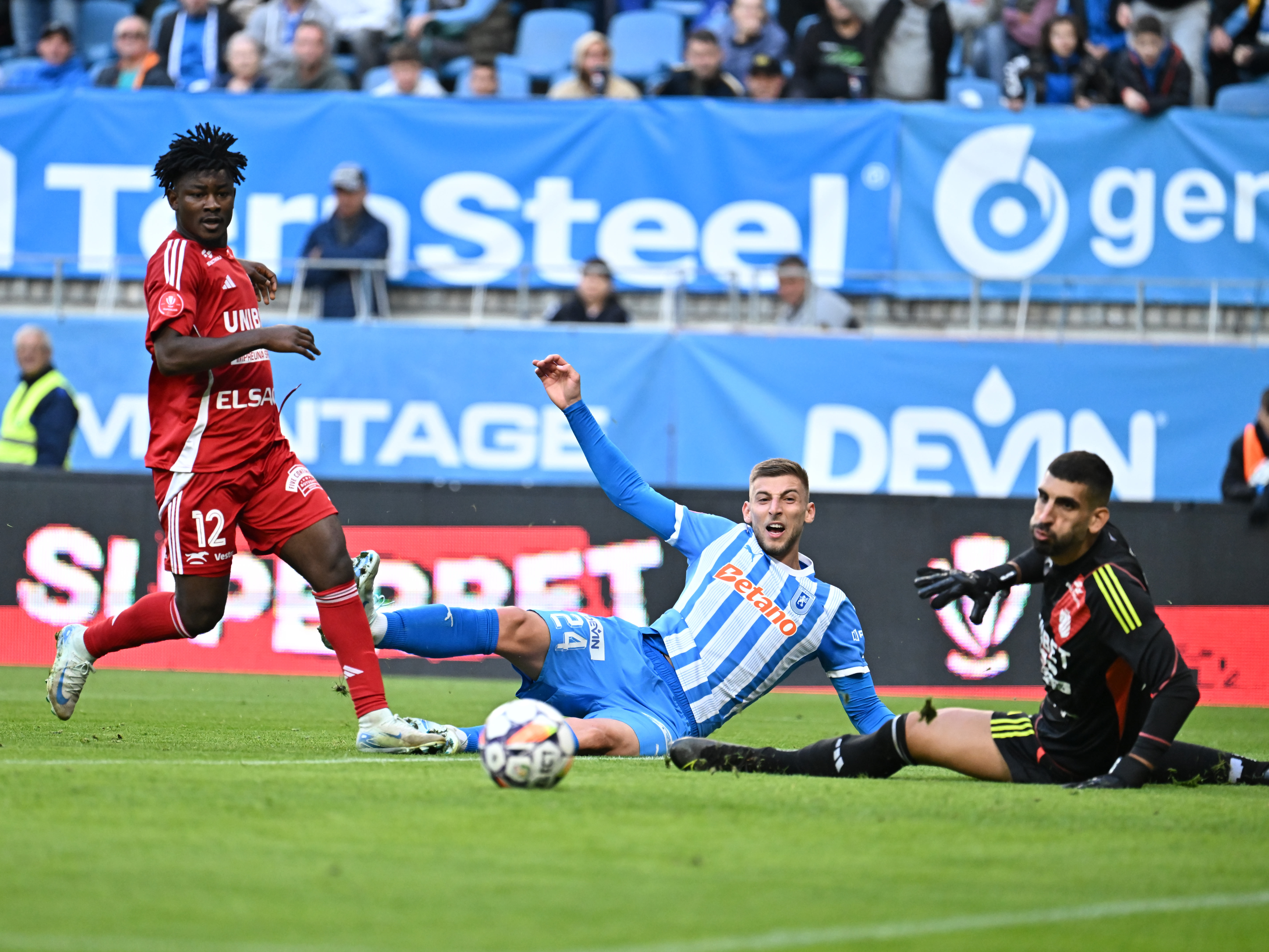 Universitatea Craiova - FC Botoșani 0-0, ACUM, Digi Sport 1. Duel între locurile 2 și 16 din Liga 1