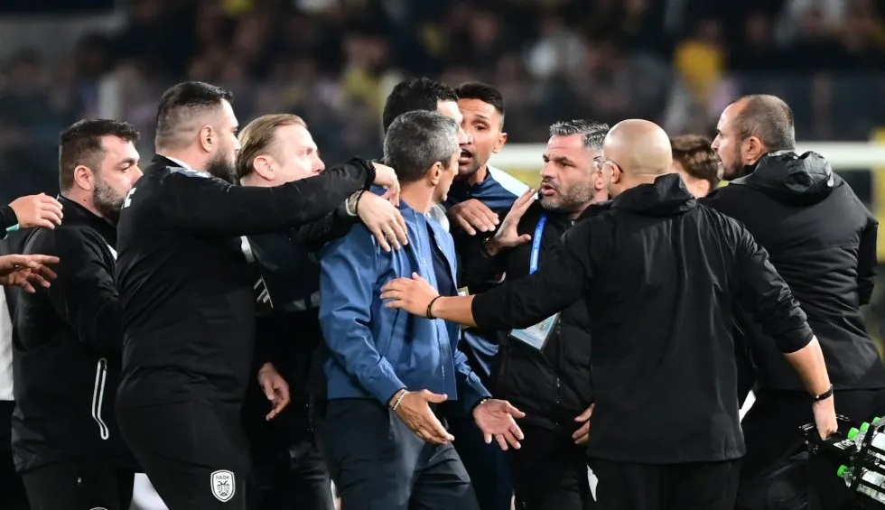 A venit nota de plată pentru Răzvan Lucescu, după scandalul de la derby-ul cu AEK