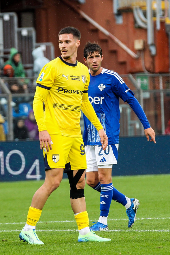 Dennis Man(Parma Calcio) Soccer - Italian ,Serie A - Como 1907 vs Parma Calcio, 2024-25 game at Stadio Giuseppe Sinigagl