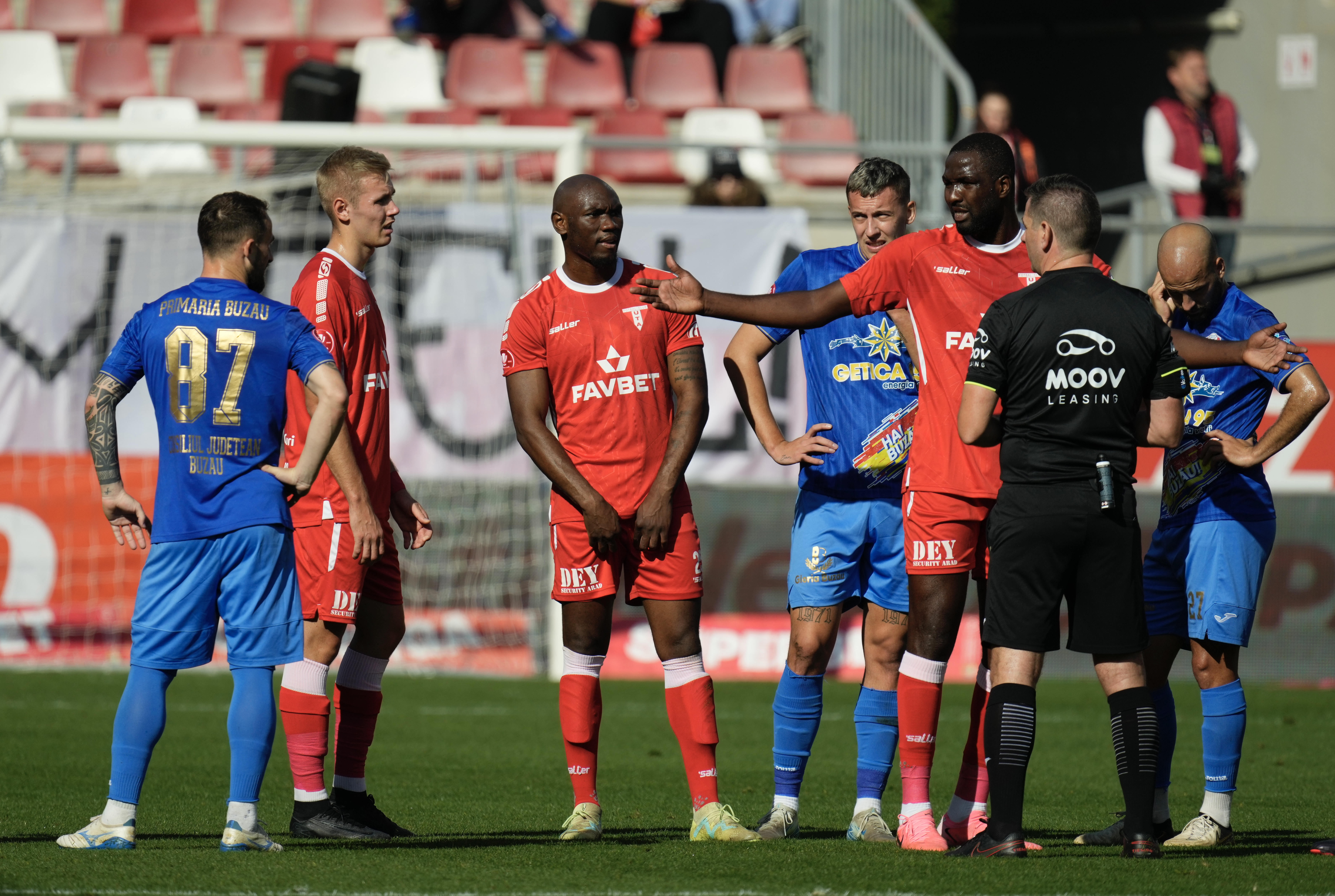 UTA Arad - Gloria Buzău 1-0. Trupa lui Mircea Rednic s-a apropiat la doar un punct de play-off