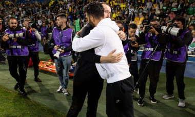 Lisboa, Portugal. 27th Sep, 2024. Head Coach Ian Cathro of GD Estoril Praia and Head Coach Ruben Amorim of Sporting CP seen in action during the Liga Portugal Betclic match between GD Estoril Praia and Sporting CP at Estadio Antonio Coimbra da Mota. (Fina