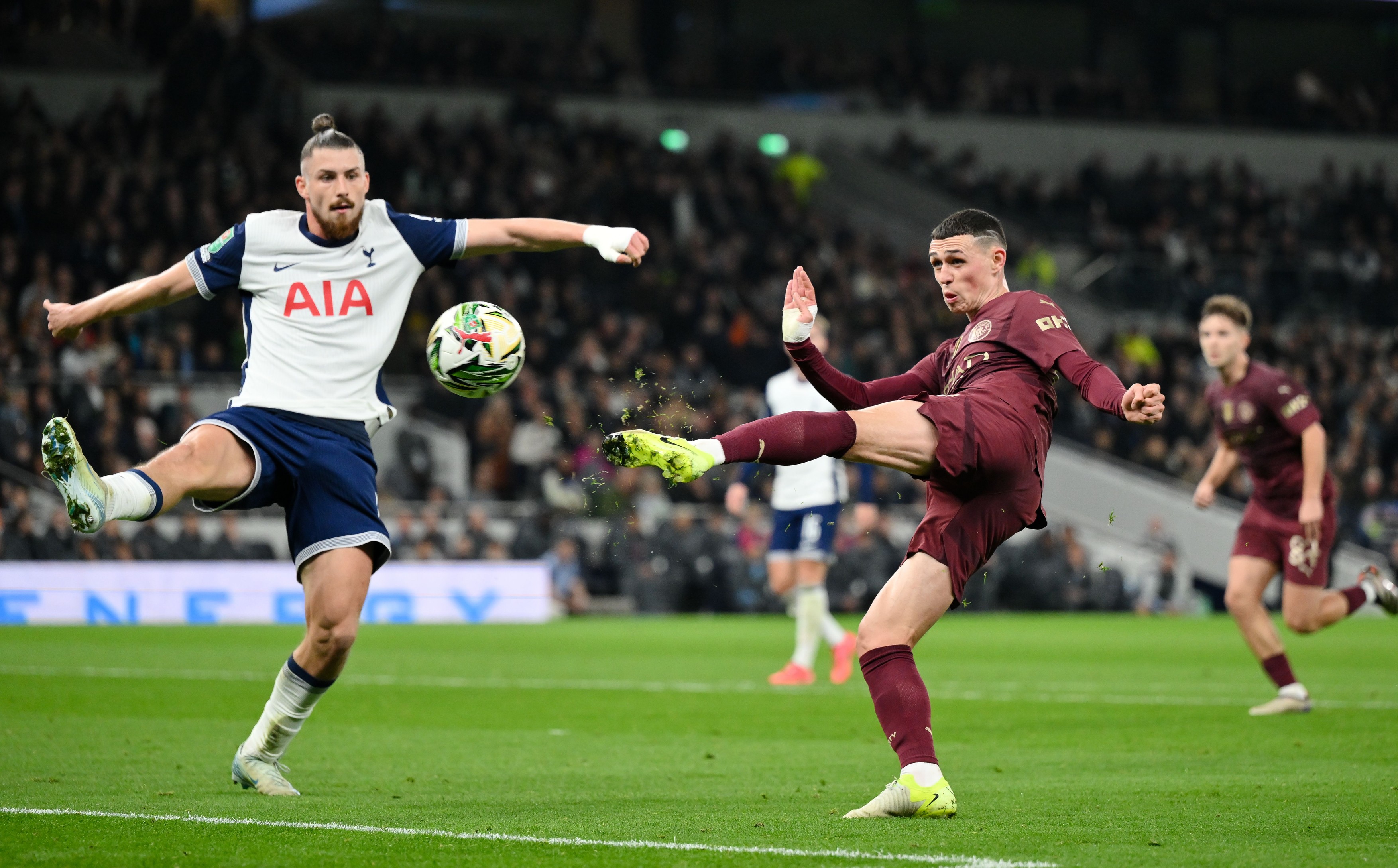 Tottenham - Manchester City 2-1. Cu Radu Drăgușin integralist, Spurs se califică în ”sferturile” Cupei Ligii