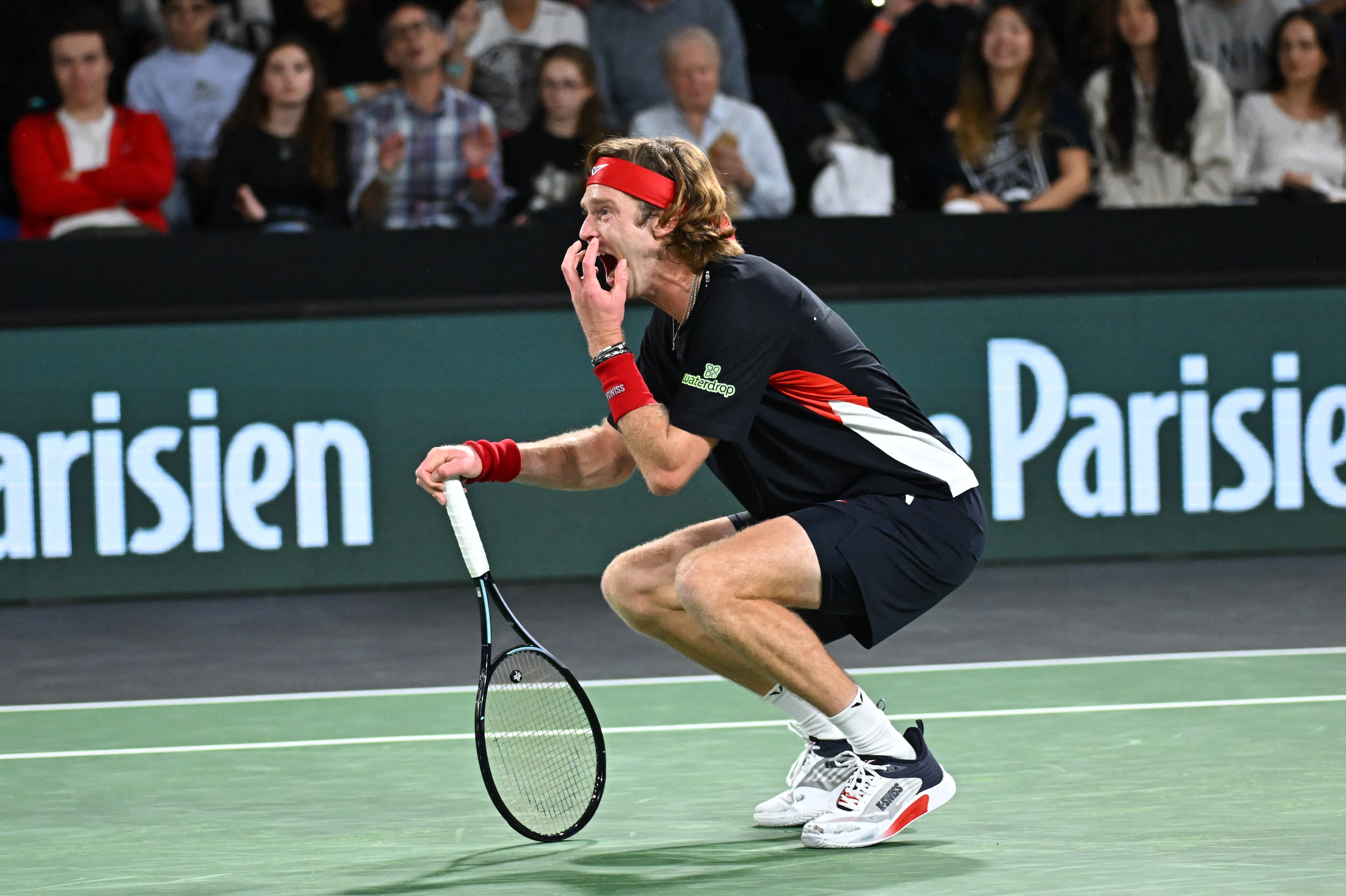 Scene fără precedent oferite de Andrey Rublev la turneul de tenis de la Paris