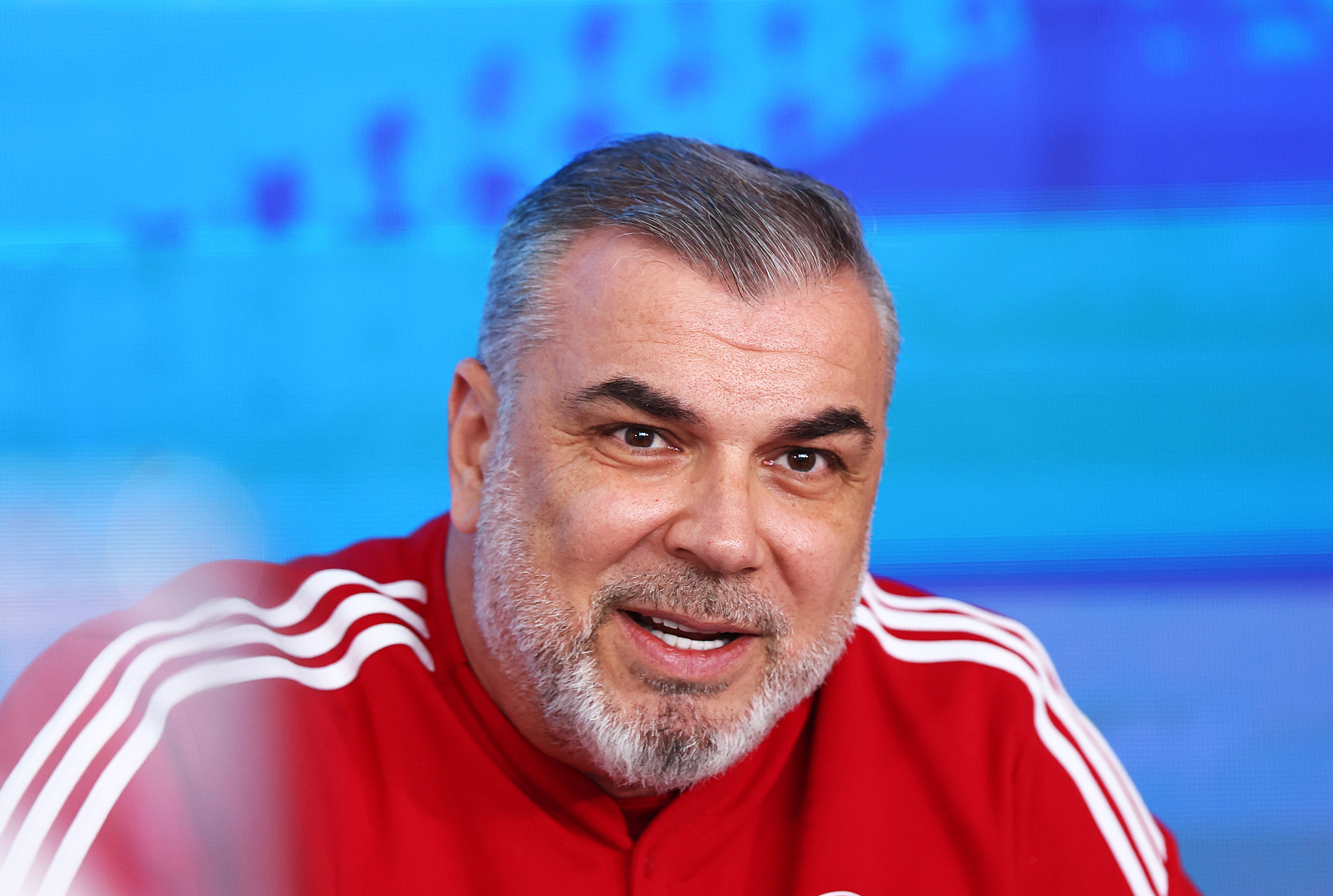 Ce schimbare! Cum arată în prezent Cosmin Olăroiu