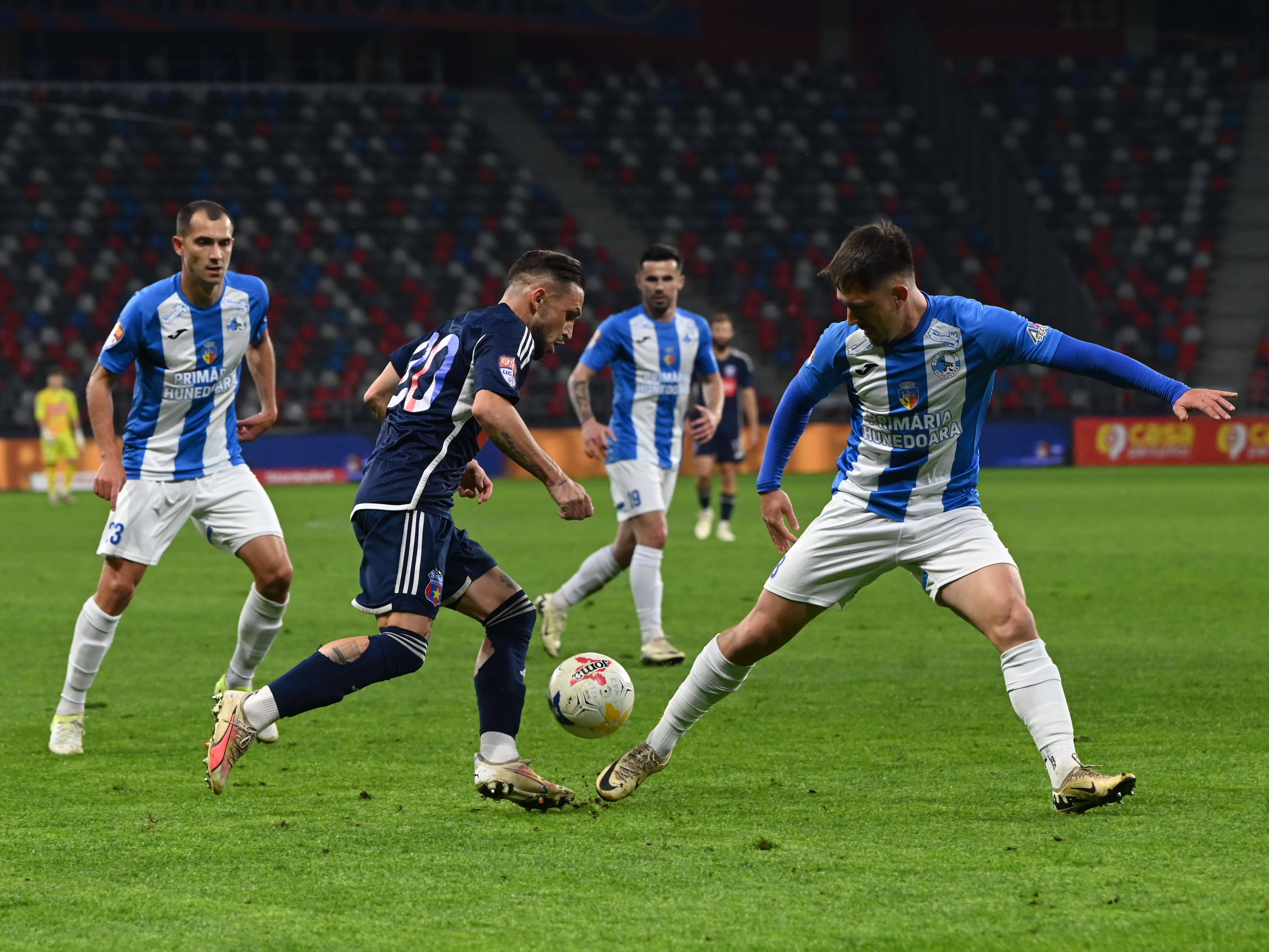 Steaua - Corvinul Hunedoara 3-0. Daniel Oprița l-a învins pe Florin Maxim