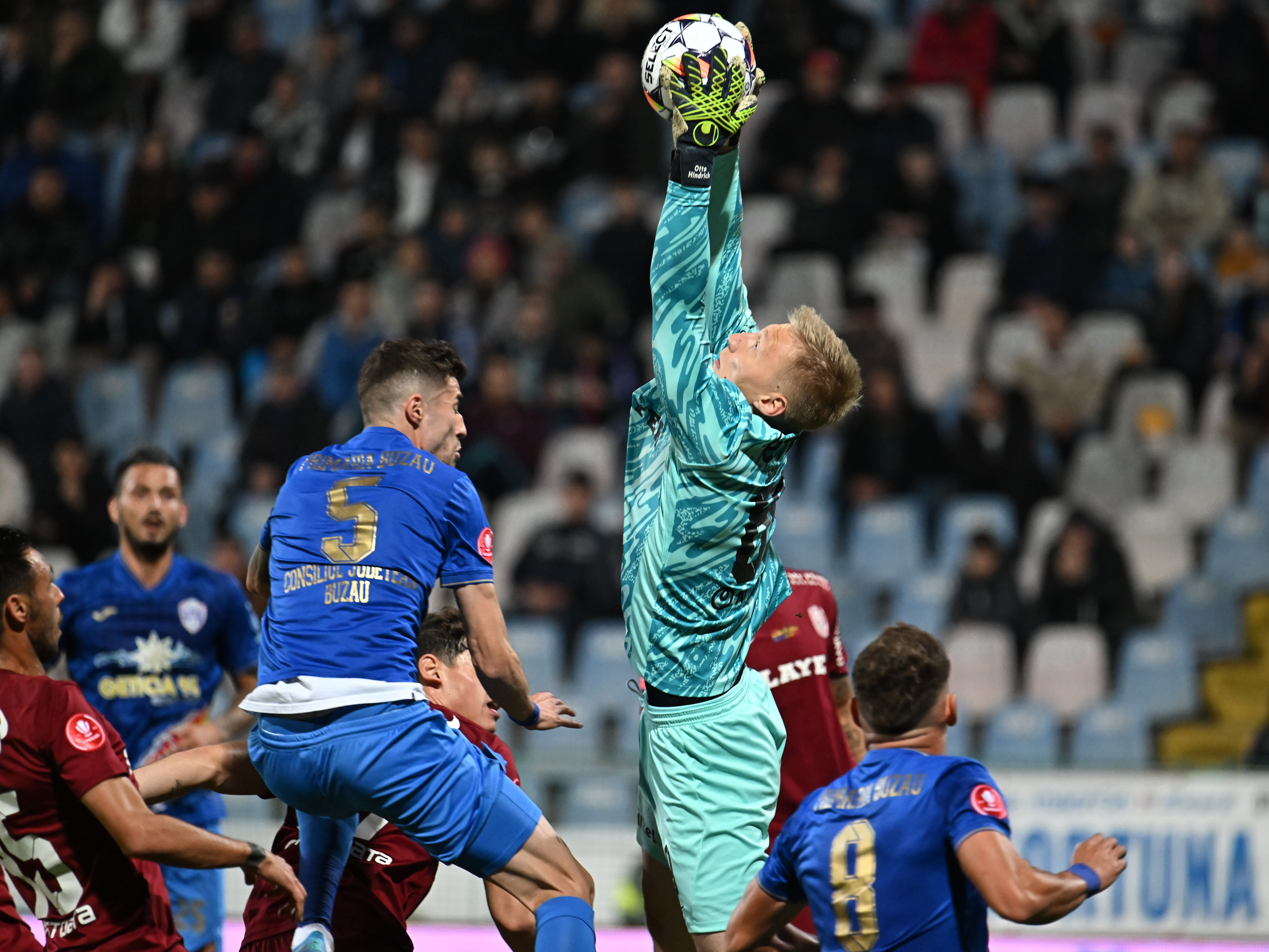 Gloria Buzău - CFR Cluj 0-0, ACUM, Digi Sport 1. Niciuna dintre echipe nu reușește să înscrie