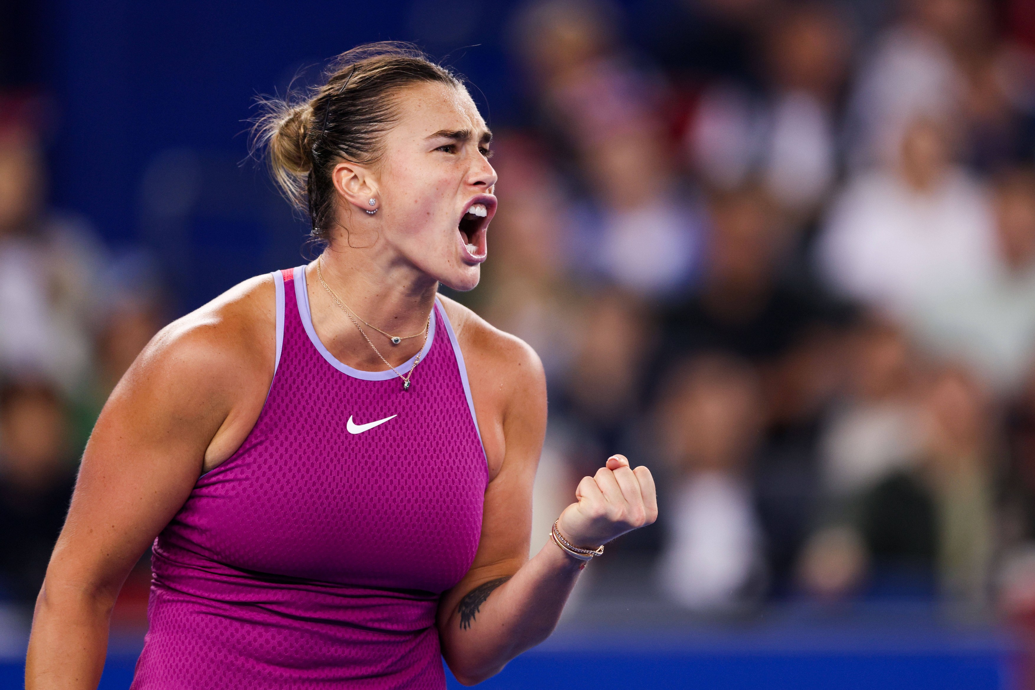 Turneul Campioanelor: Sabalenka - Rybakina, ACUM, pe DGS 4. Jasmine Paolini - Qinwen Zheng 1-6, 1-6. Cine merge în semifinale