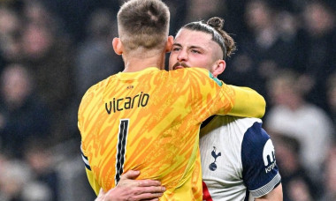 Tottenham Hotspur Stadium, London, UK. 30th Oct, 2024. Carabao Cup Last 16 Football, Tottenham Hotspur versus Manchester City; Guglielmo Vicario of Tottenham Hotspur hugs Radu Dragusin after the final whistle Credit: Action Plus Sports/Alamy Live News