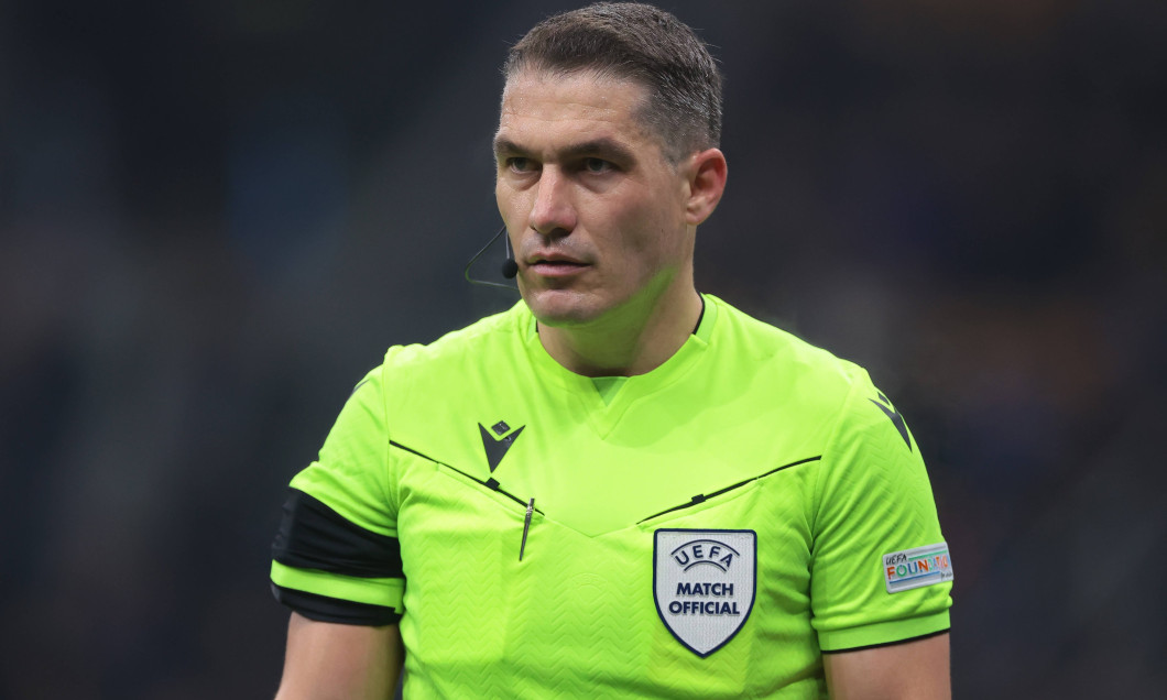 Milan, Italy, 6th November 2024. The Referee Istvan Kovacs of Romania looks on during the UEFA Champions League match at