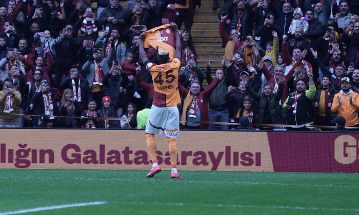 Victor Osimhen of Galatasaray celebrates after scoring the first goal of his team with teammates during the Turkish Supe