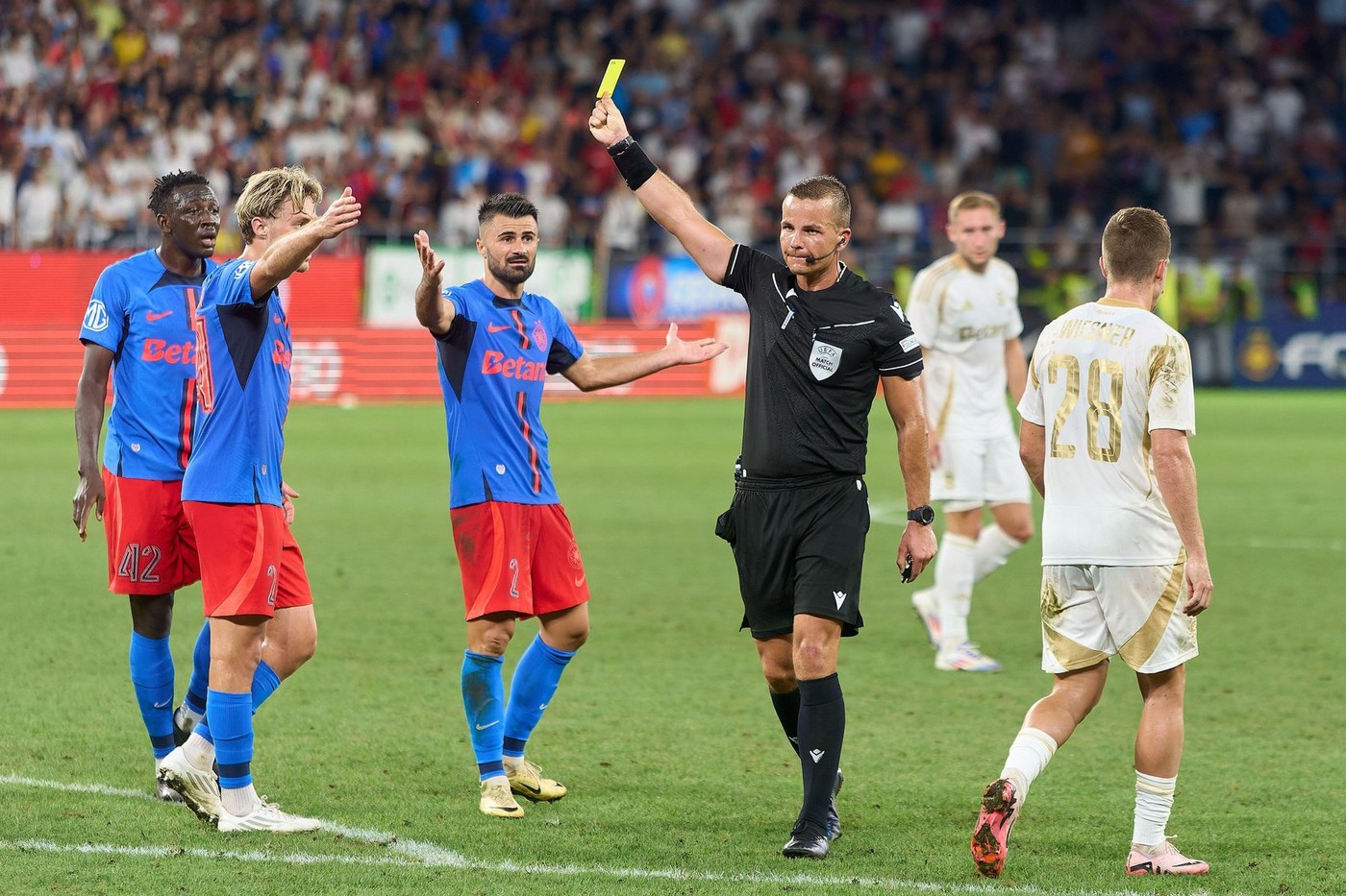 Arbitrul care a enervat-o pe FCSB la meciul cu Sparta Praga, delegat la România - Kosovo