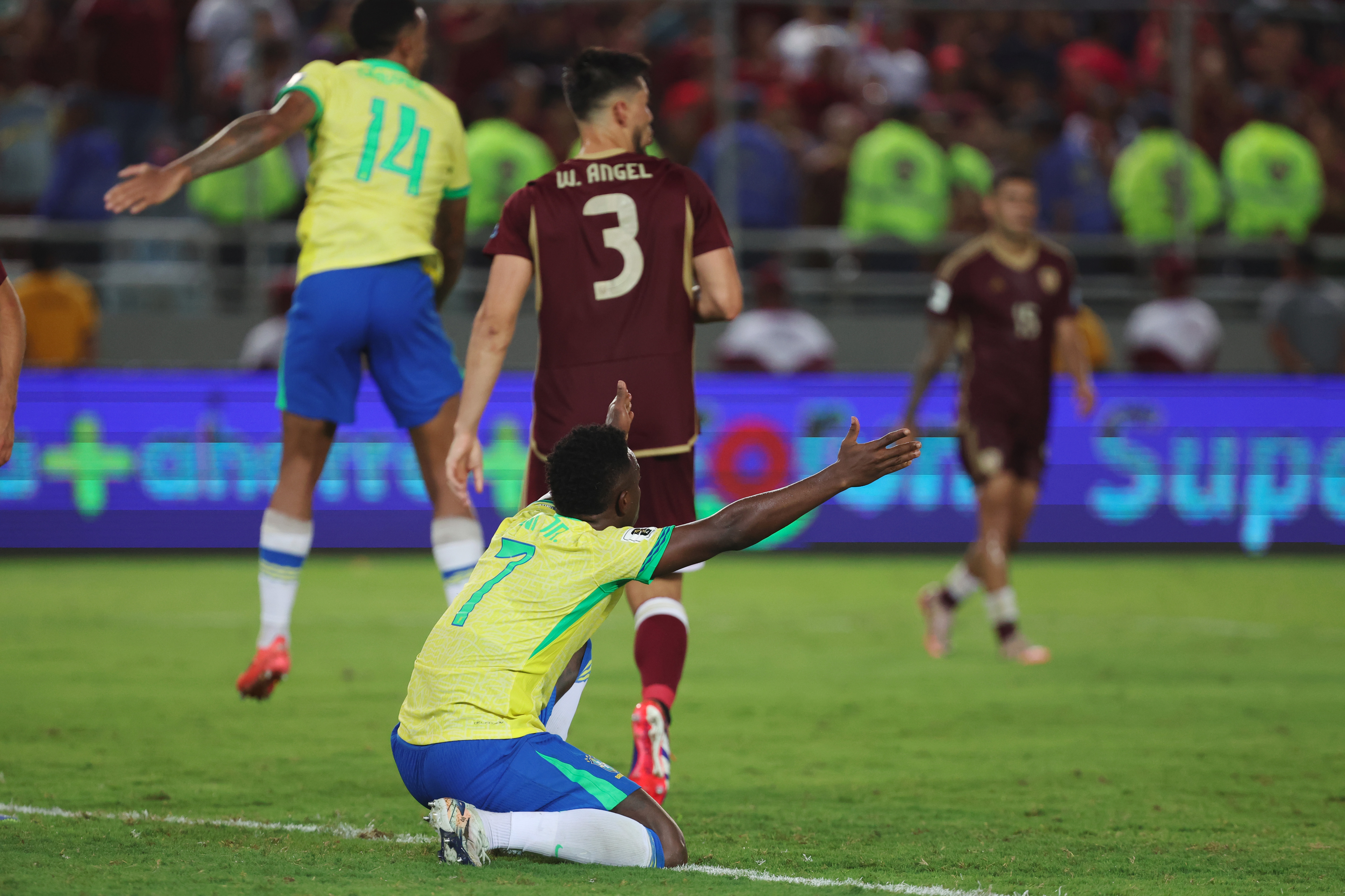 Așa cum rar l-ai văzut! Vinicius, ratare monumentală în Venezuela – Brazilia 1-1