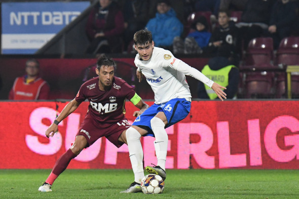 Romania SuperLiga Stage 14: CFR Cluj vs Farul Constanta in action during Romania SuperLiga Stage 14: CFR Cluj vs Farul C